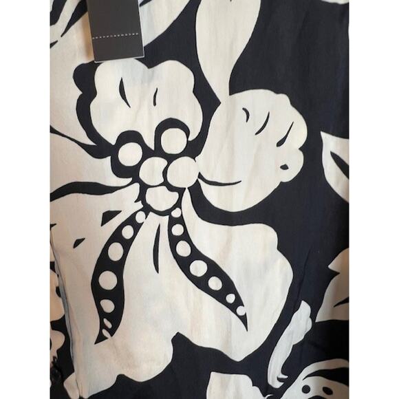 T TAHARI Women’s Black and Ivory Floral Blouse Size XS. - Picture 6 of 7